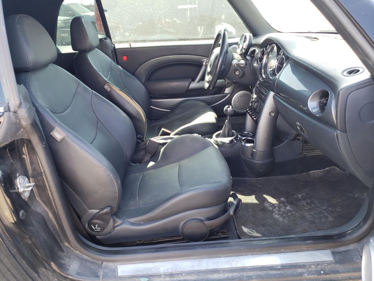Photo 5 from auction – 2005 MINI COOPER with VIN WMWRF33485TF61607