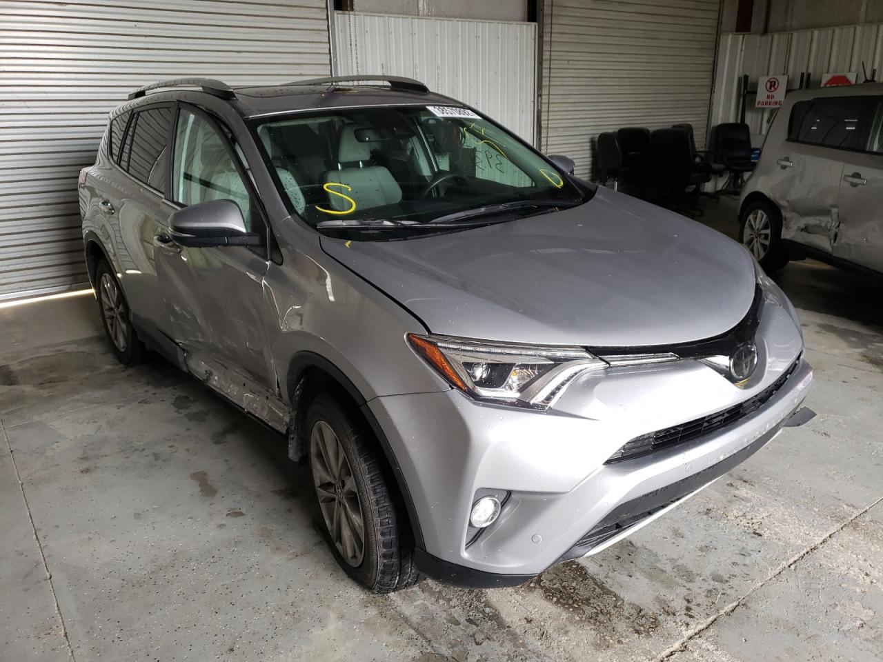 TOYOTA RAV4 LIMIT 2016 with VIN 2T3YFREV9GW285622 - Photo from auction