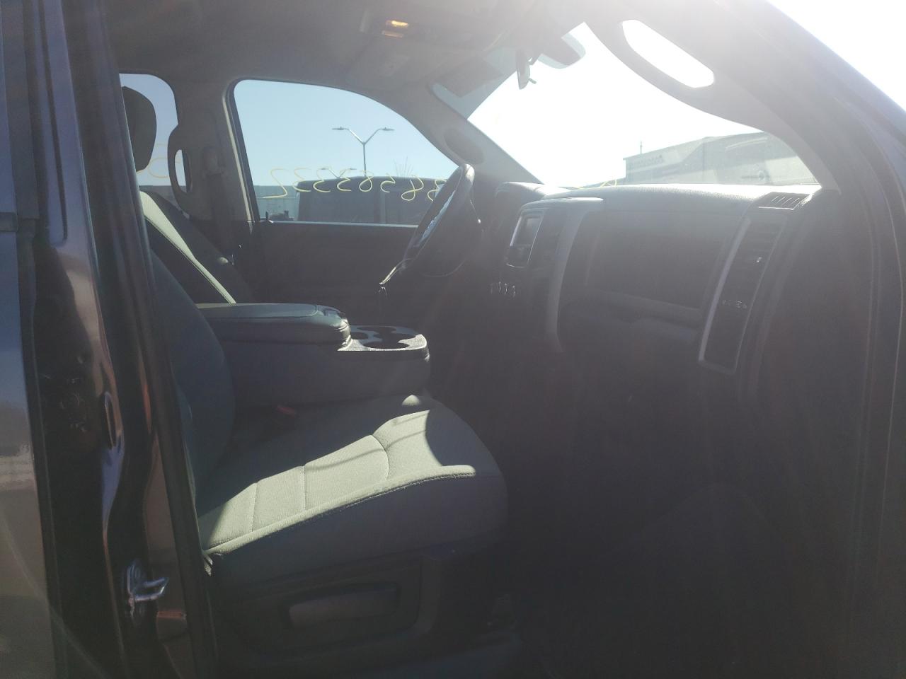 Photo 5 from auction – 2019 RAM 1500 CLASS with VIN 1C6RR7FG0KS543695