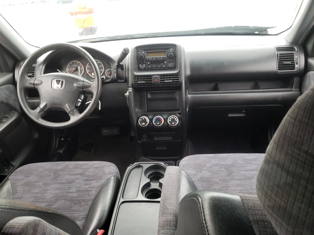 Photo 9 from auction – 2002 HONDA CR-V LX with VIN JHLRD68492C023108