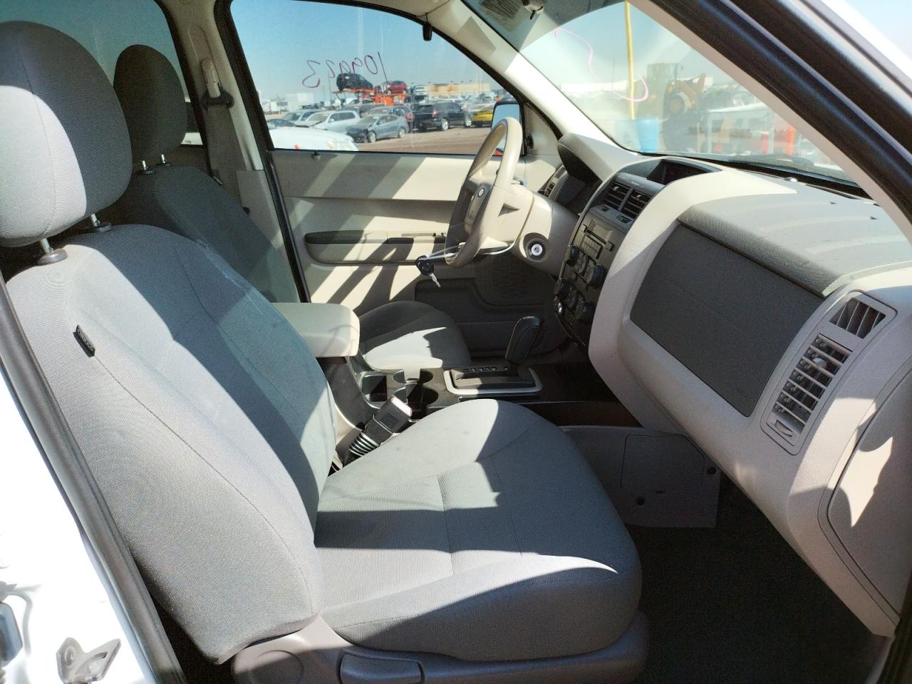 Photo 5 from auction – 2008 FORD ESCAPE with VIN 1FMCU02Z48KE75725