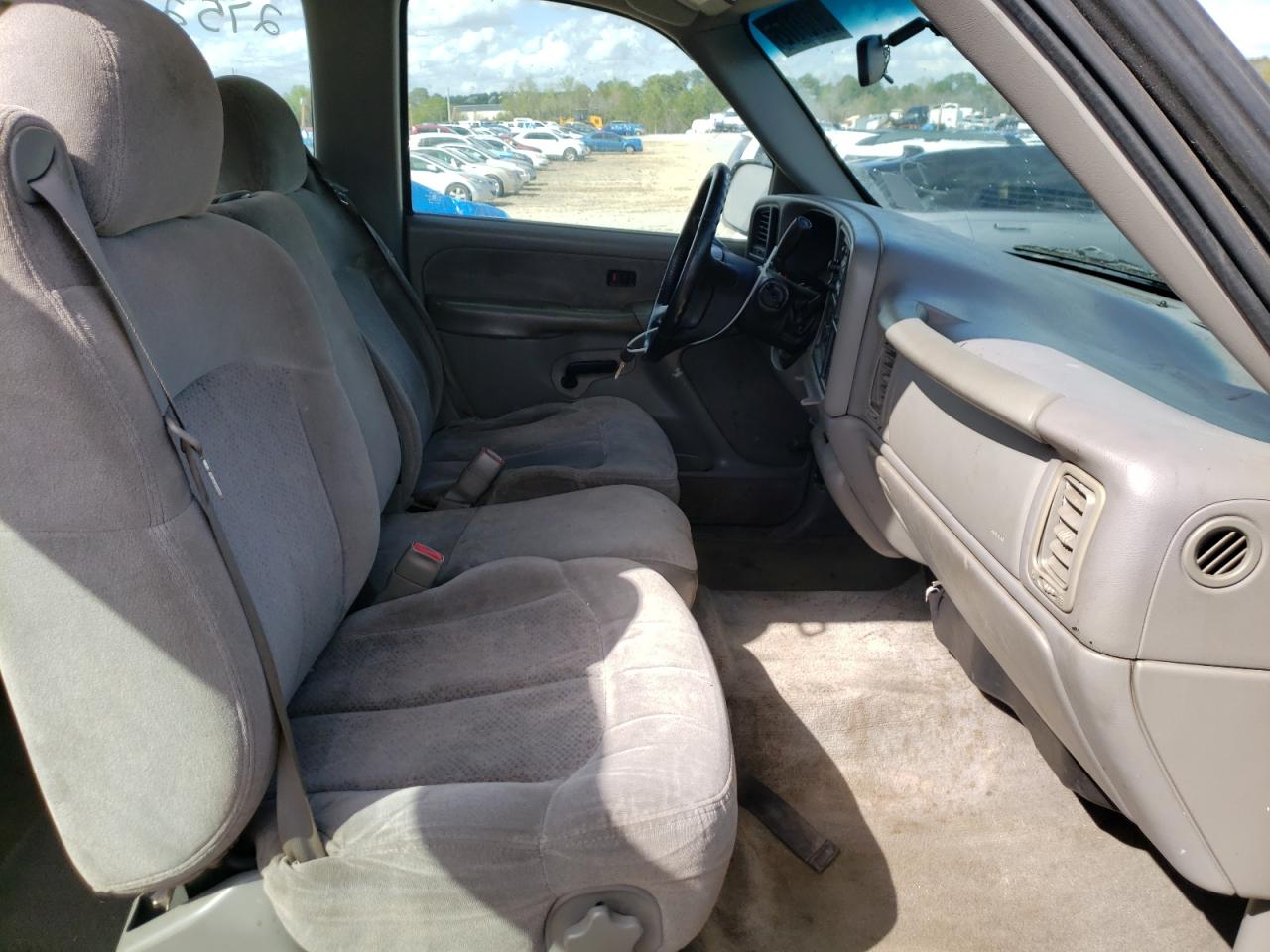 Photo 5 from auction – 2000 CHEVROLET SILVERADO with VIN 2GCEC19V2Y1220841