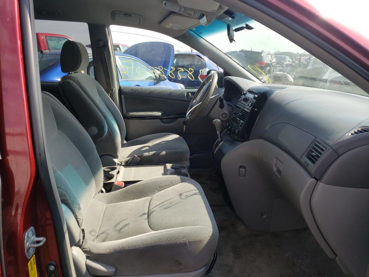 Photo 5 from auction – 2005 TOYOTA SIENNA CE with VIN 5TDZA23C55S341968