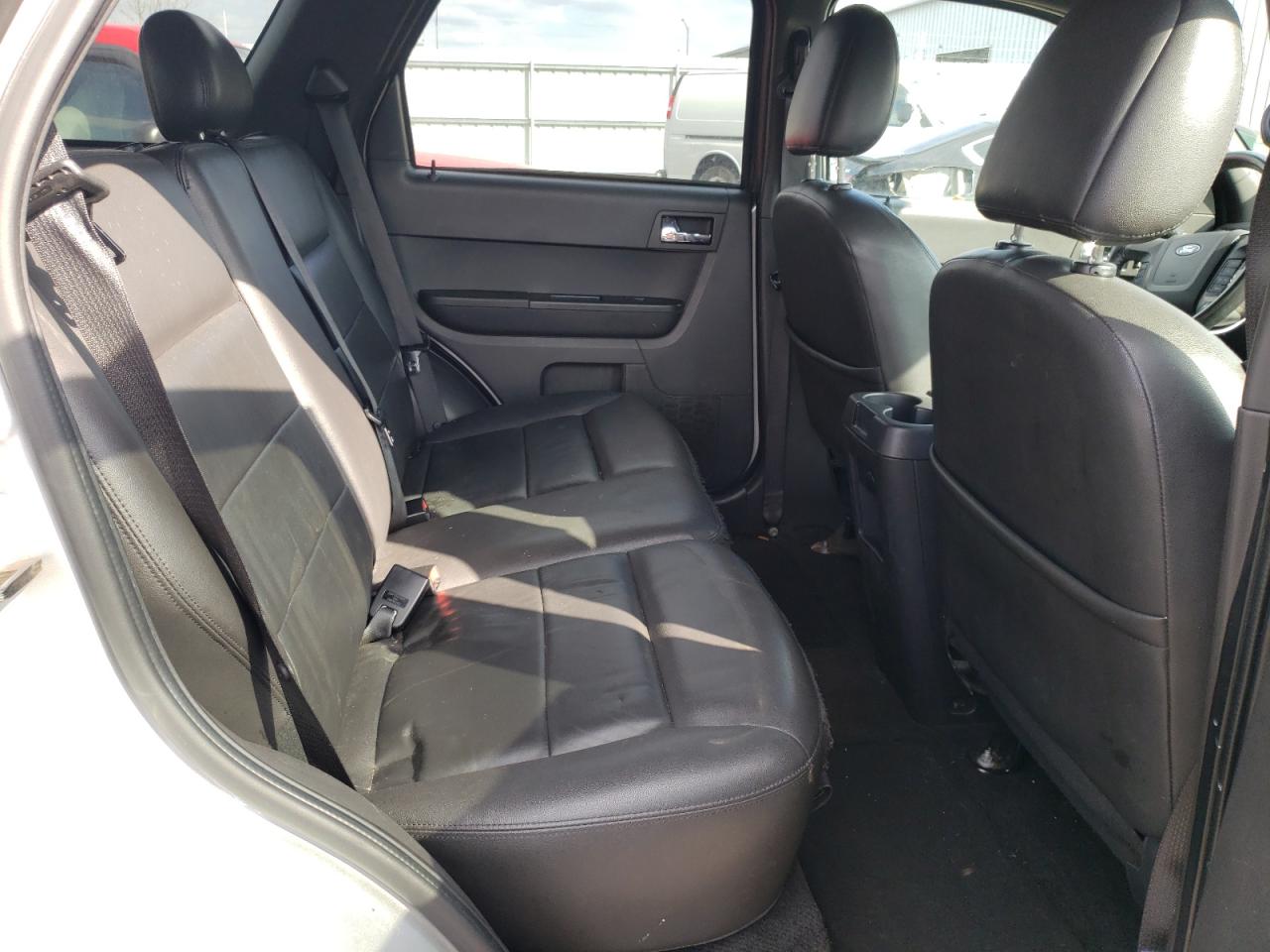 Photo 6 from auction – 2008 FORD ESCAPE LIM with VIN 1FMCU94158KE85935
