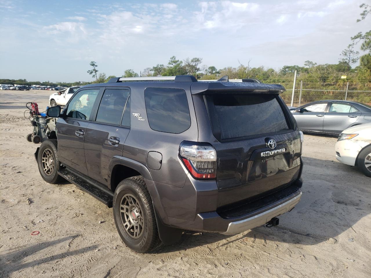 Photo 3 from auction – 2018 TOYOTA 4RUNNER SR with VIN JTEBU5JR8J5609618