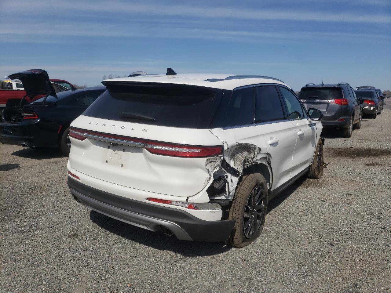 Photo 4 from auction – 2020 LINCOLN CORSAIR with VIN 5LMCJ1D95LUL05735