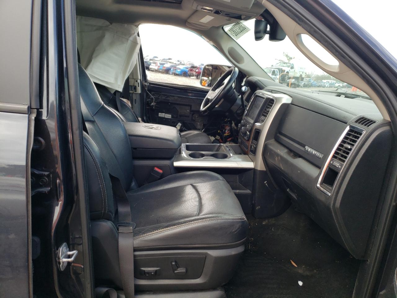 Photo 5 from auction – 2016 RAM 2500 LARAM with VIN 3C6UR5FL3GG120779