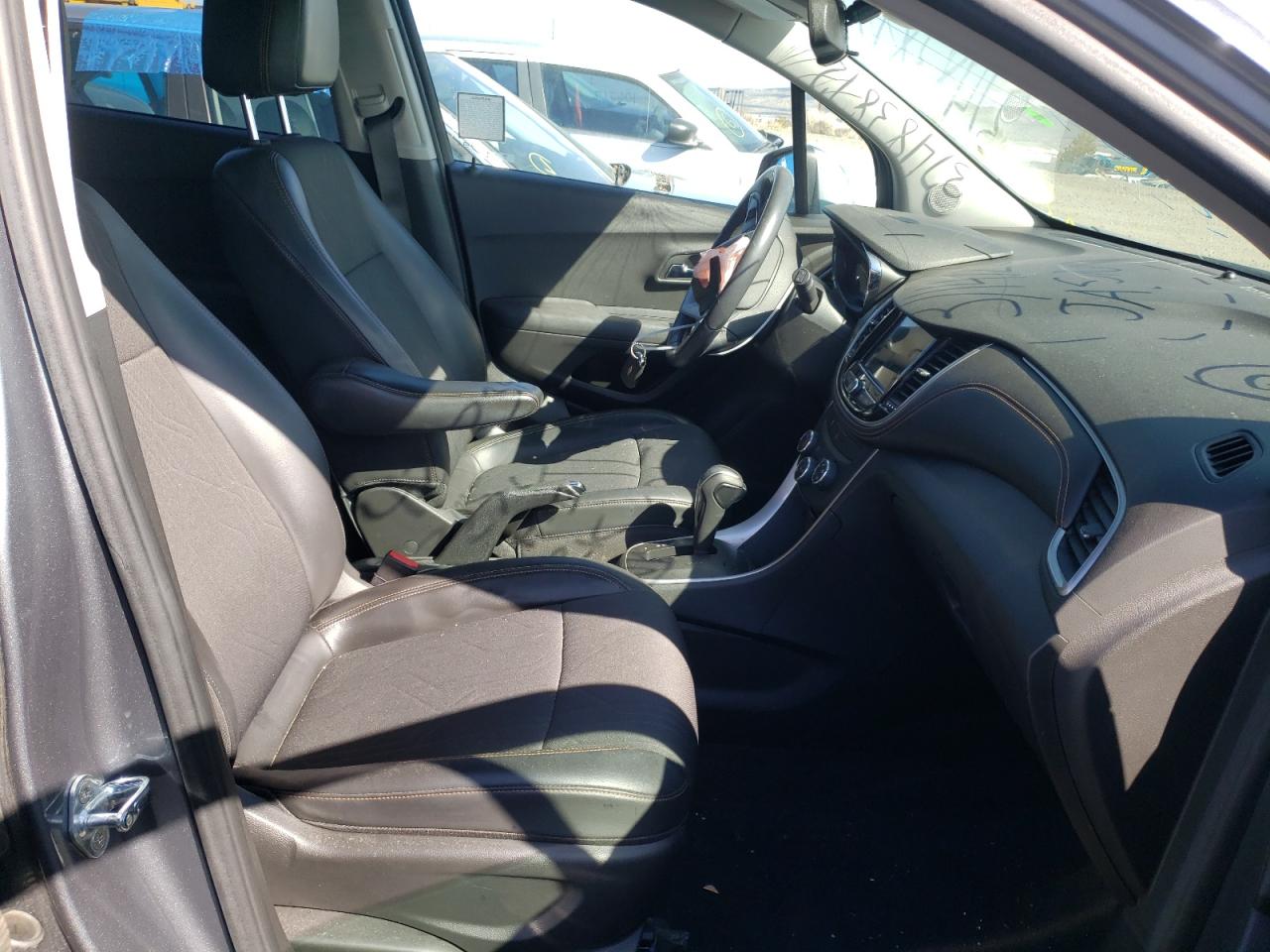 Photo 5 from auction – 2019 CHEVROLET TRAX 1LT with VIN KL7CJPSB7KB823806