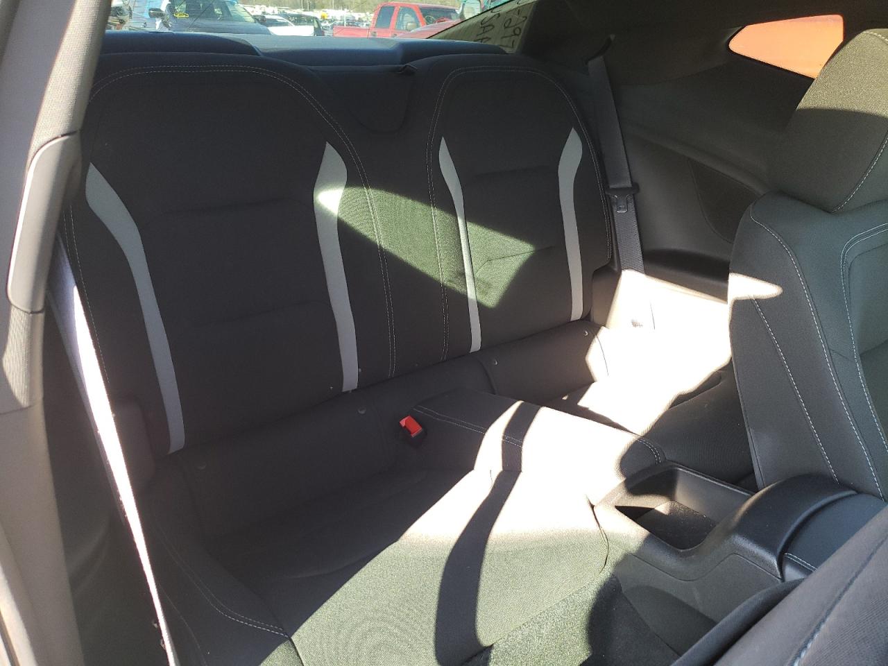 Photo 6 from auction – 2018 CHEVROLET CAMARO LT with VIN 1G1FB1RS9J0172391