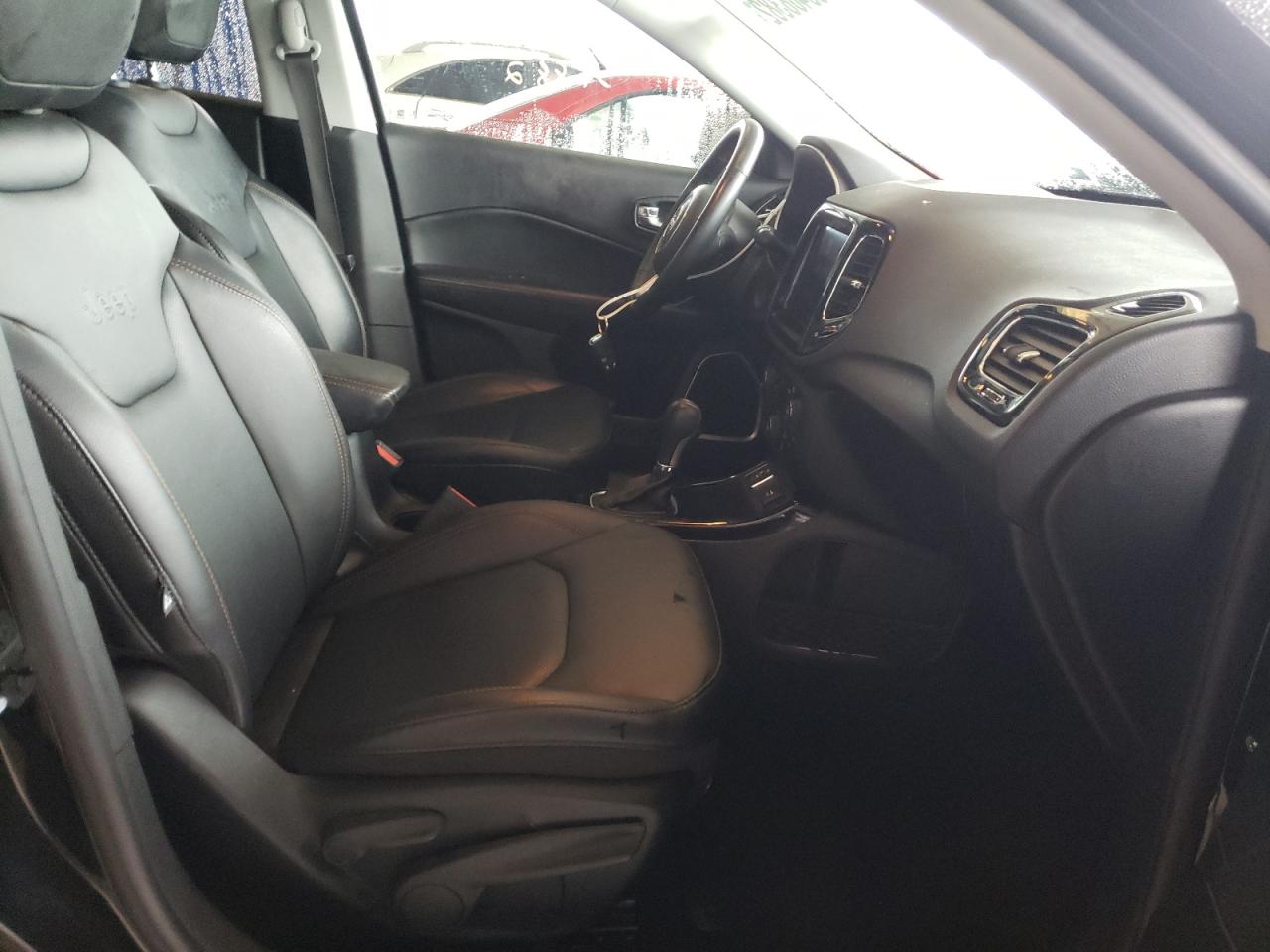 Photo 5 from auction – 2019 JEEP COMPASS LI with VIN 3C4NJCCB0KT614327