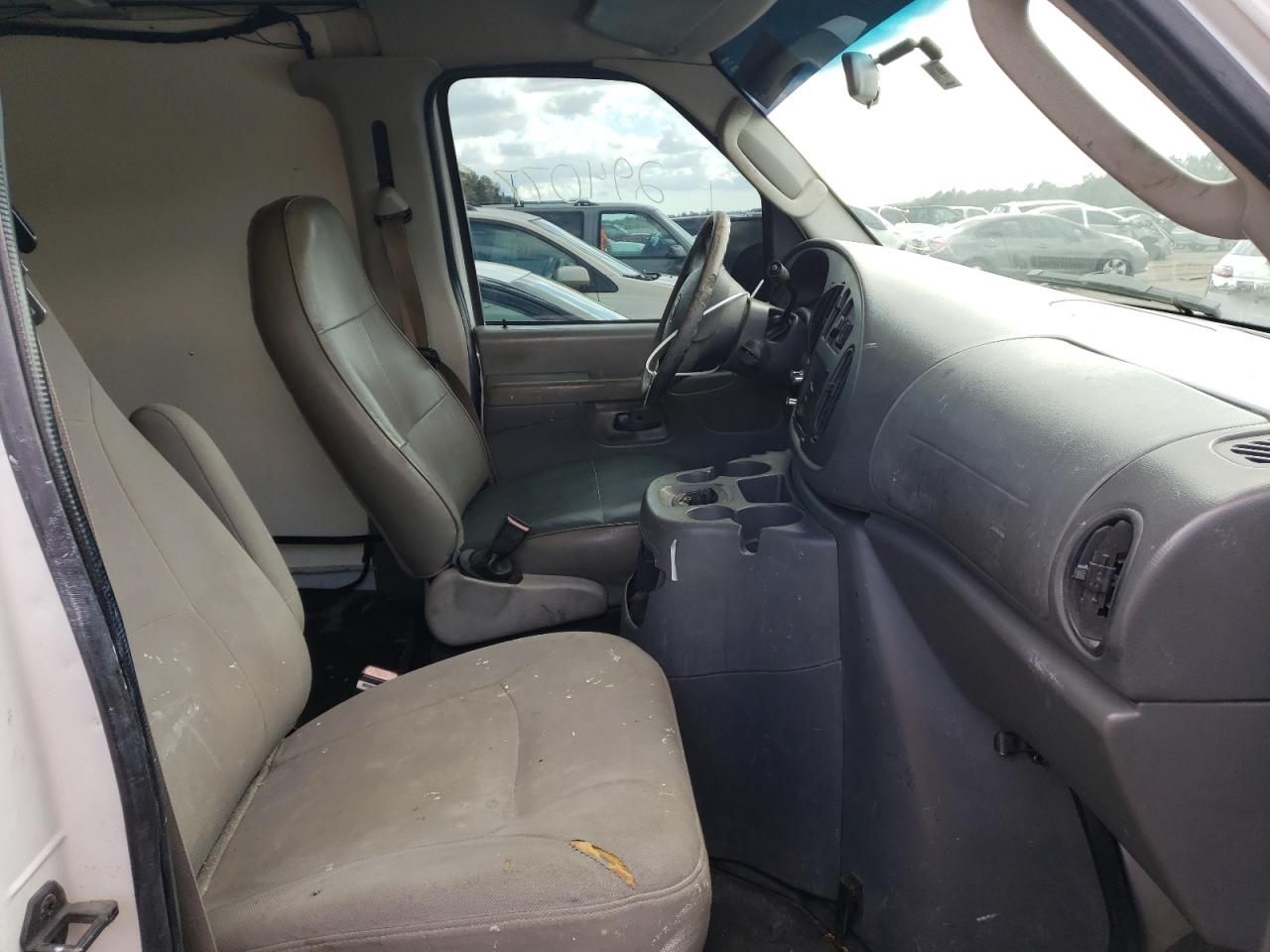 Photo 5 from auction – 2005 FORD ECONOLINE with VIN 1FTNE24L25HB30264