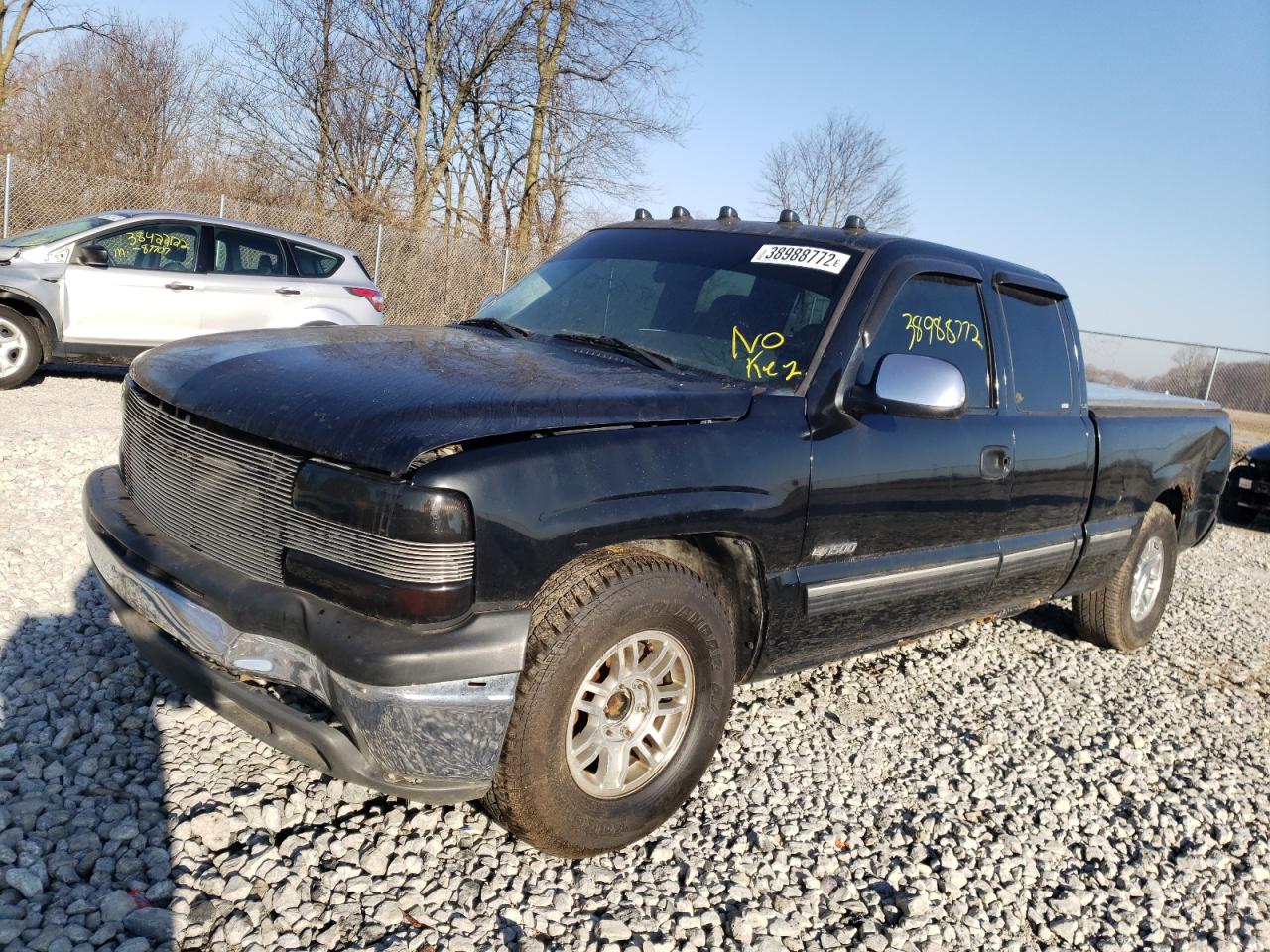 Photo 2 from auction – 2000 CHEVROLET SILVERADO with VIN 1GCEC19V7YZ337662