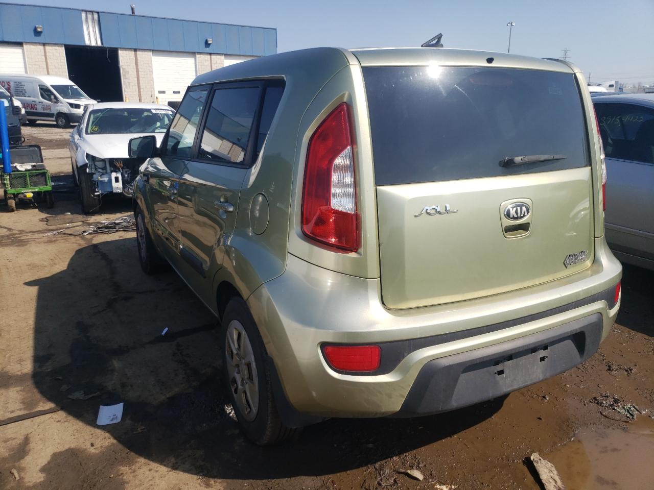 Photo 3 from auction – 2013 KIA SOUL with VIN KNDJT2A5XD7525906