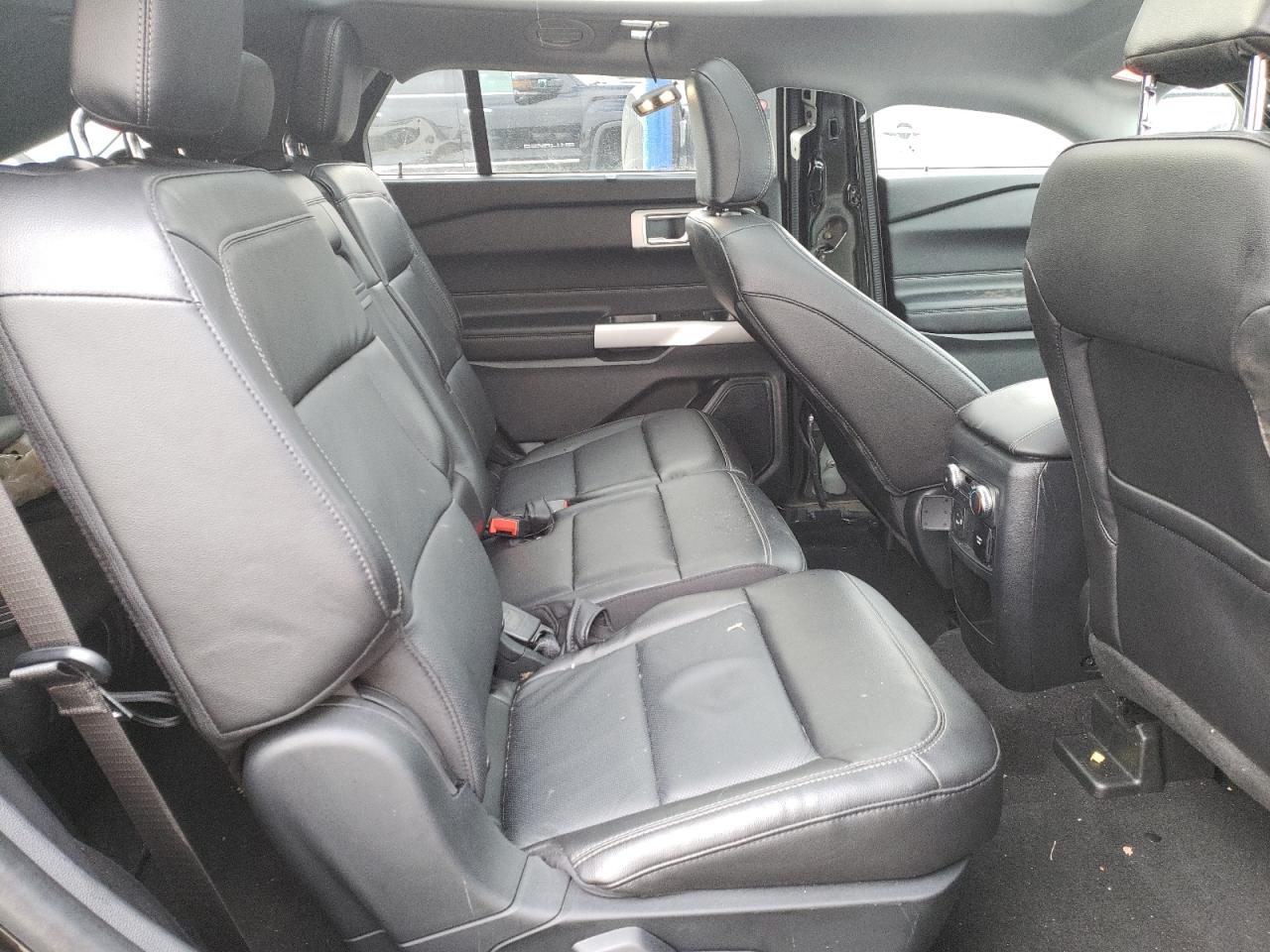 Photo 6 from auction – 2021 FORD EXPLORER L with VIN 1FMSK8FH1MGB87871