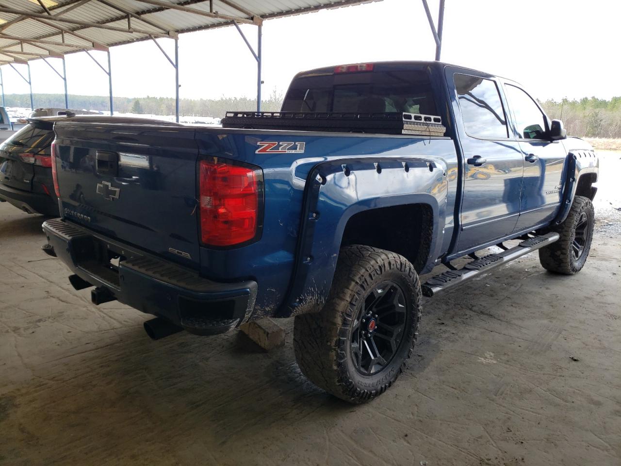 Photo 4 from auction – 2017 CHEVROLET silverado with VIN 3GCUKREC0HG104742