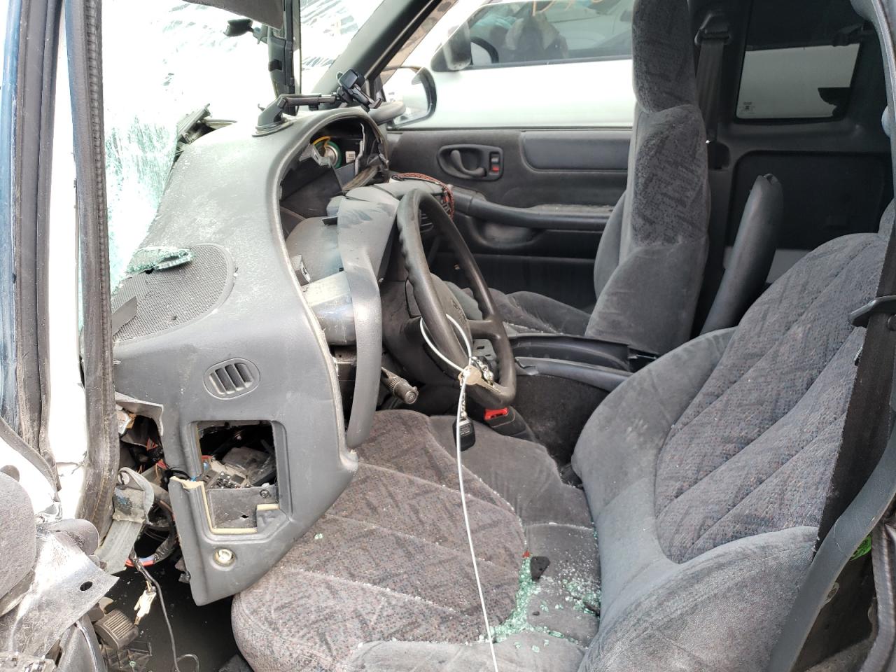 صورة رقم 5 من المزاد - 2001 GMC SONOMA مع VIN 1GTCS19W818130132