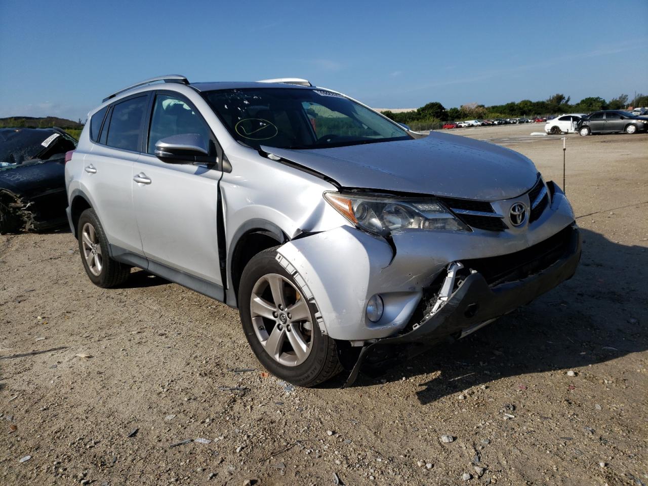 TOYOTA RAV4 XLE 2015 with VIN 2T3WFREVXFW220218 - Photo from auction
