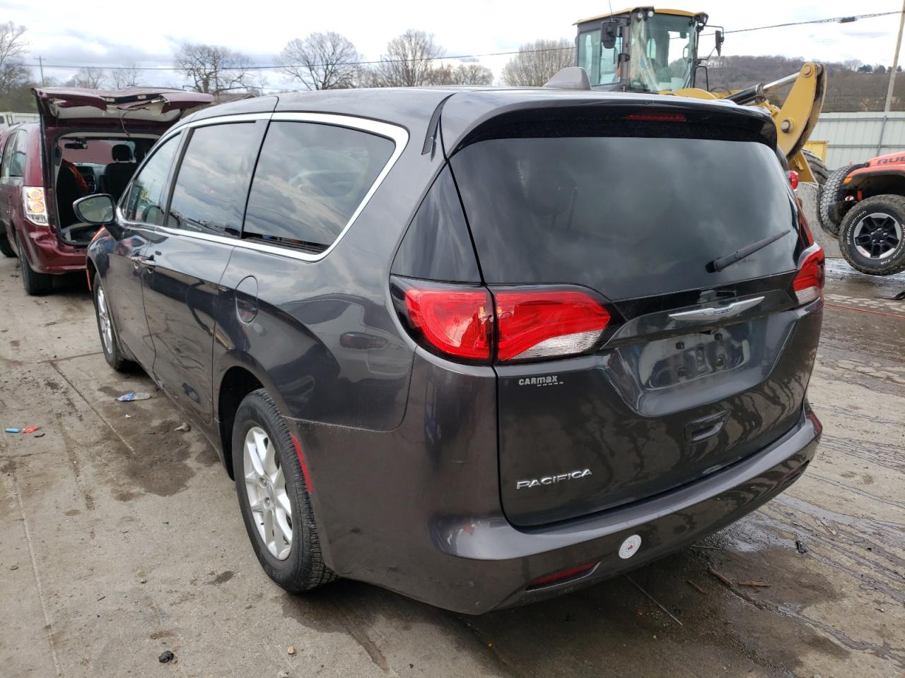 Photo 3 from auction – 2017 CHRYSLER PACIFICA L with VIN 2C4RC1CG5HR502923