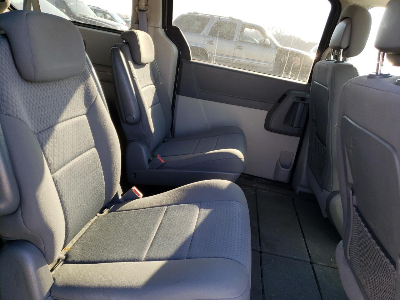 Photo 6 from auction – 2010 DODGE GRAND CARA with VIN 2D4RN4DE5AR363099
