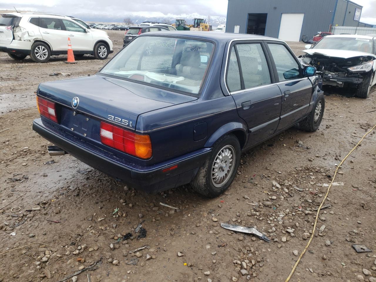 Photo 4 from auction – 1991 BMW 325 I with VIN WBAAD1318MED14653