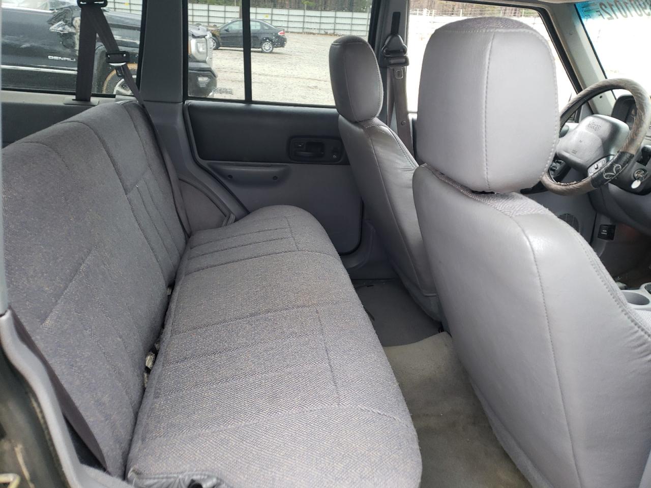 Photo 6 from auction – 1998 JEEP CHEROKEE S with VIN 1J4FJ68S2WL131092