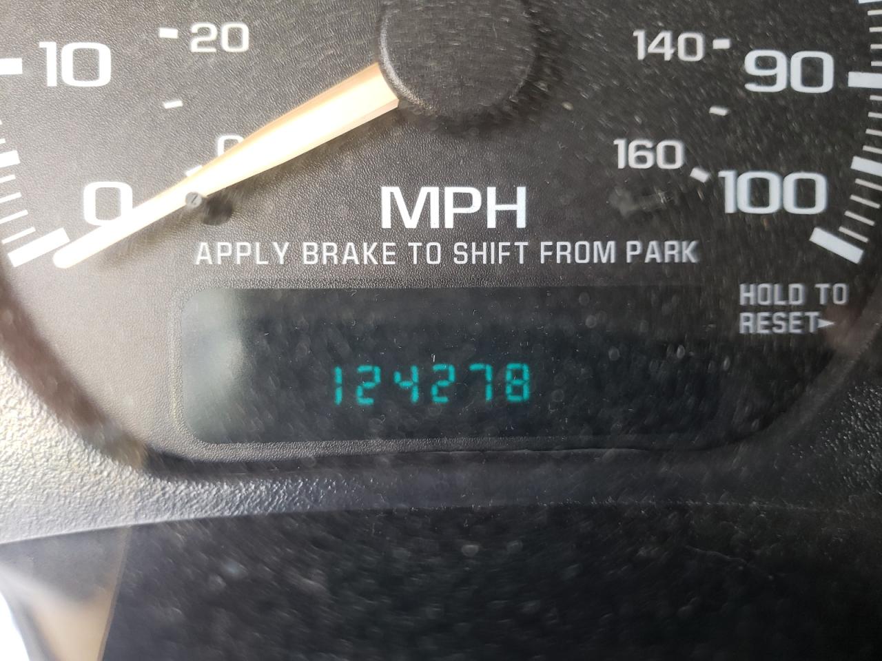 Photo 8 from auction – 2002 CHEVROLET SILVERADO with VIN 2GCEC19V221429262