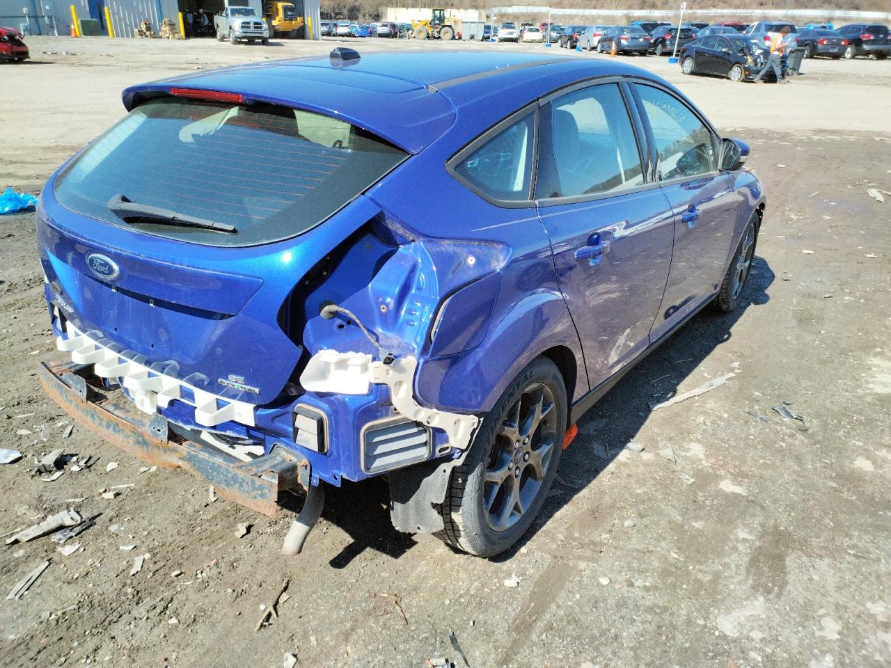 Photo 4 from auction – 2014 FORD FOCUS SE with VIN 1FADP3K2XEL302856