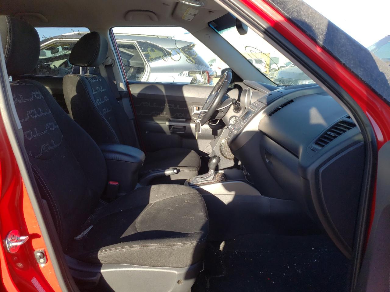 Photo 5 from auction – 2013 KIA SOUL + with VIN KNDJT2A68D7518641