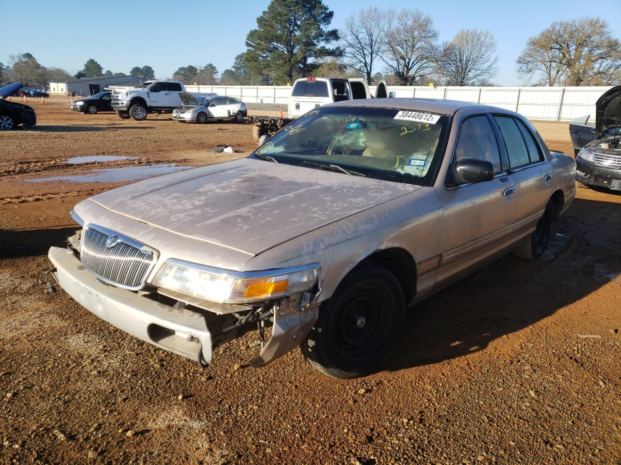 Photo 2 from auction – 1997 MERCURY GRAND MARQ with VIN 2MELM75W3VX682273