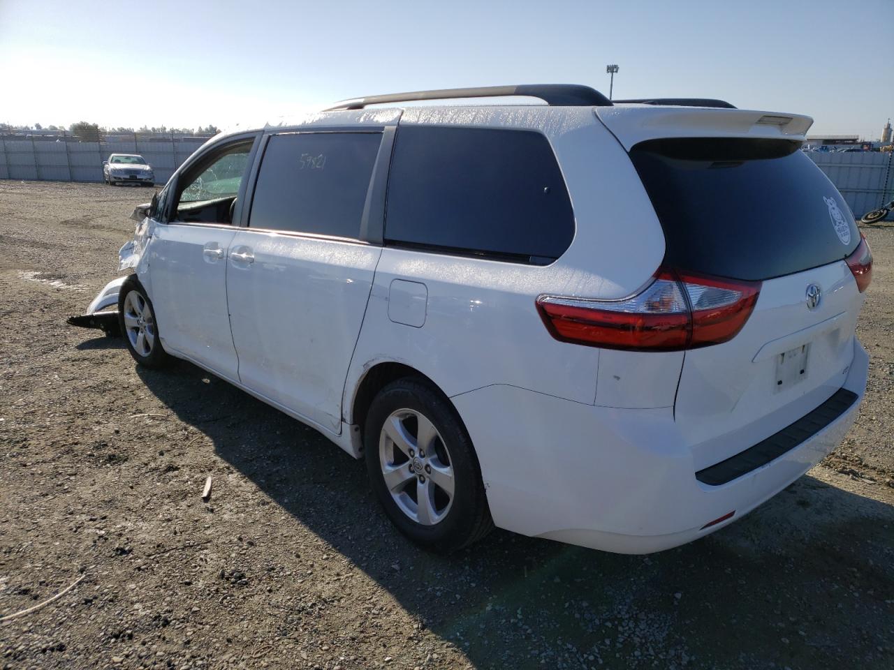 Photo 3 from auction – 2017 TOYOTA SIENNA LE with VIN 5TDKZ3DC3HS867082