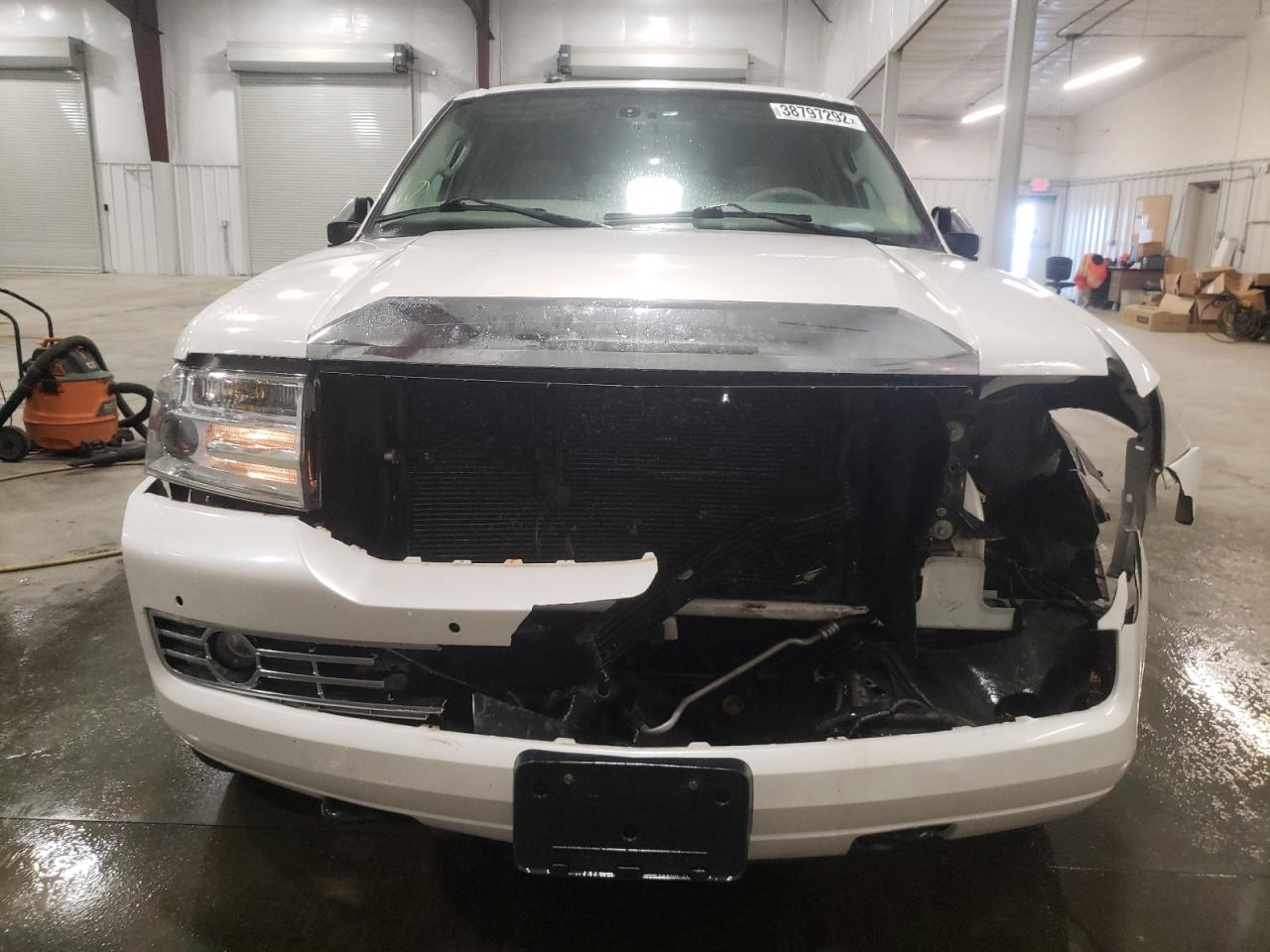 Photo 9 from auction – 2012 LINCOLN NAVIGATOR with VIN 5LMJJ3J55CEL01067