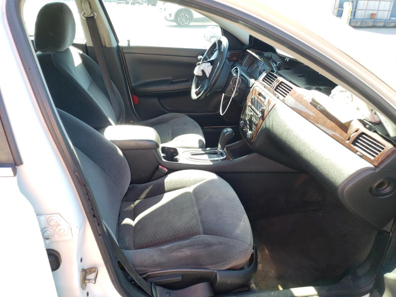 Photo 5 from auction – 2010 CHEVROLET IMPALA LT with VIN 2G1WB5EK7A1204174