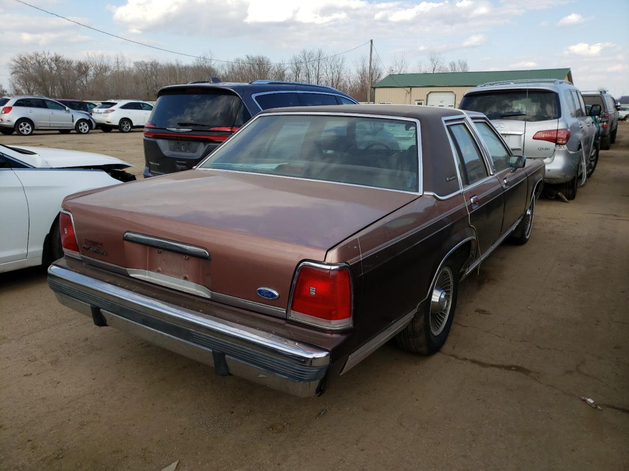 Photo 4 from auction – 1990 FORD CROWN VICT with VIN 2FACP74F8LX146979