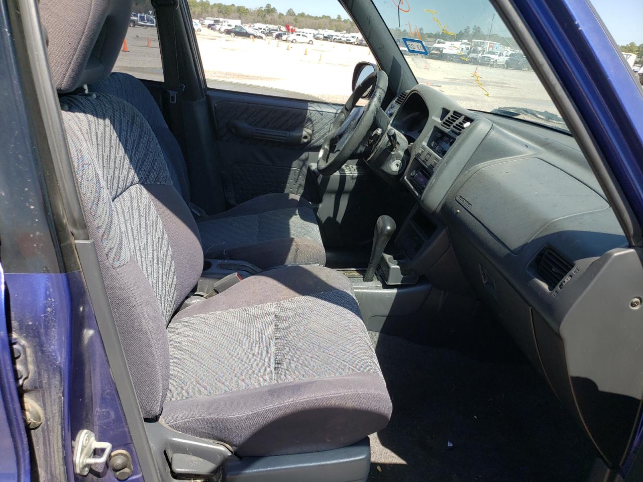 Photo 5 from auction – 1998 TOYOTA RAV4 with VIN JT3GP10V7W0028161