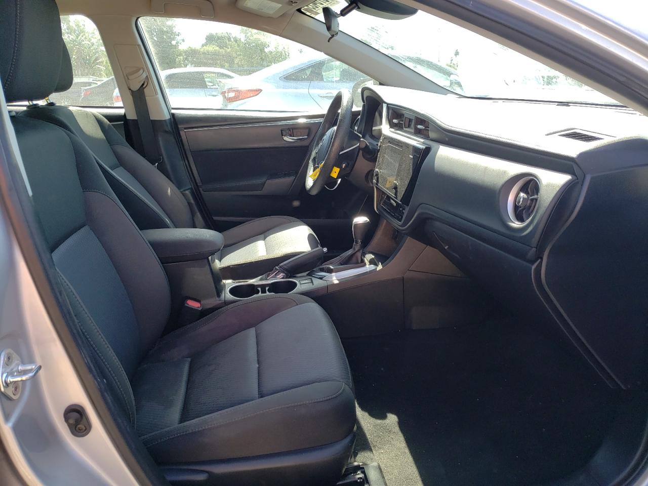 Photo 5 from auction – 2017 TOYOTA COROLLA L with VIN 5YFBURHE1HP569152