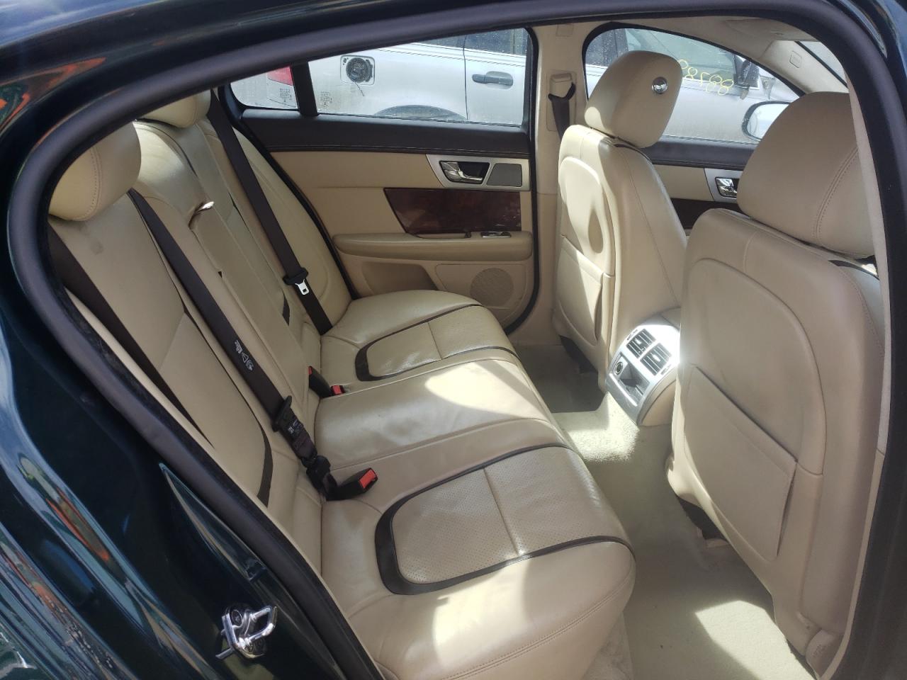 Photo 6 from auction – 2013 JAGUAR XF with VIN SAJWJ0EF1D8S81948