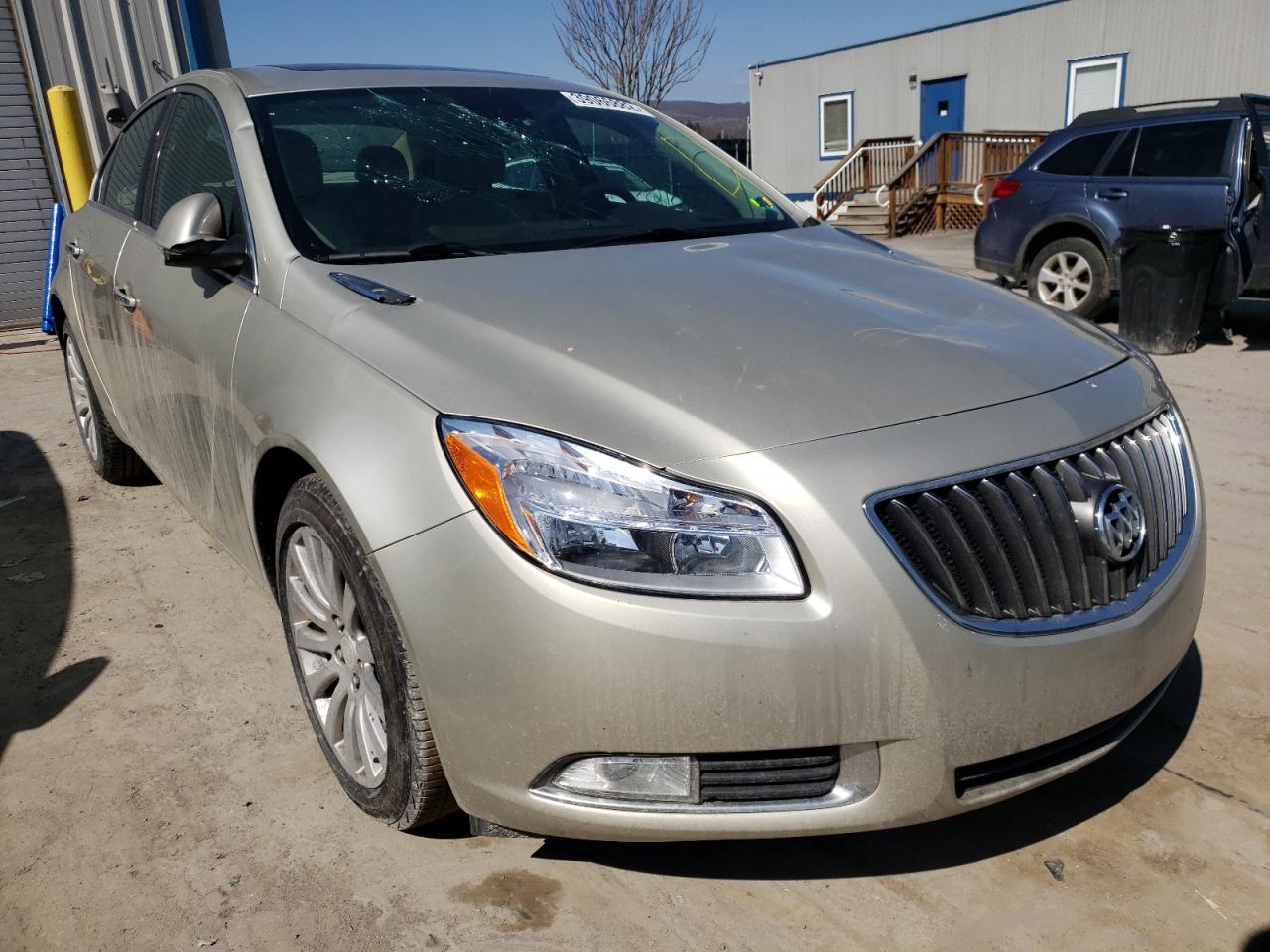 BUICK REGAL PREM 2013 with VIN 2G4GT5GV7D9179195 - Photo from auction