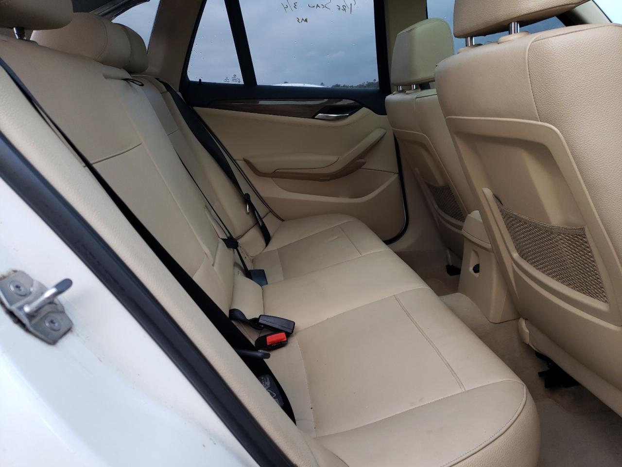 Photo 6 from auction – 2015 BMW X1 SDRIVE2 with VIN WBAVM1C54FV316842