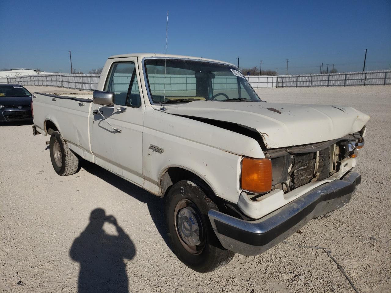 FORD F250 1990 with VIN 1FTEF25Y2LPB06668 - Photo from auction