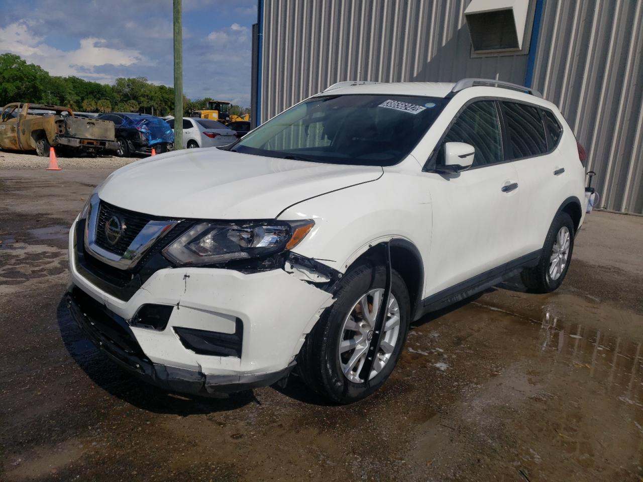 Photo 2 from auction – 2017 NISSAN ROGUE S with VIN KNMAT2MV7HP559237