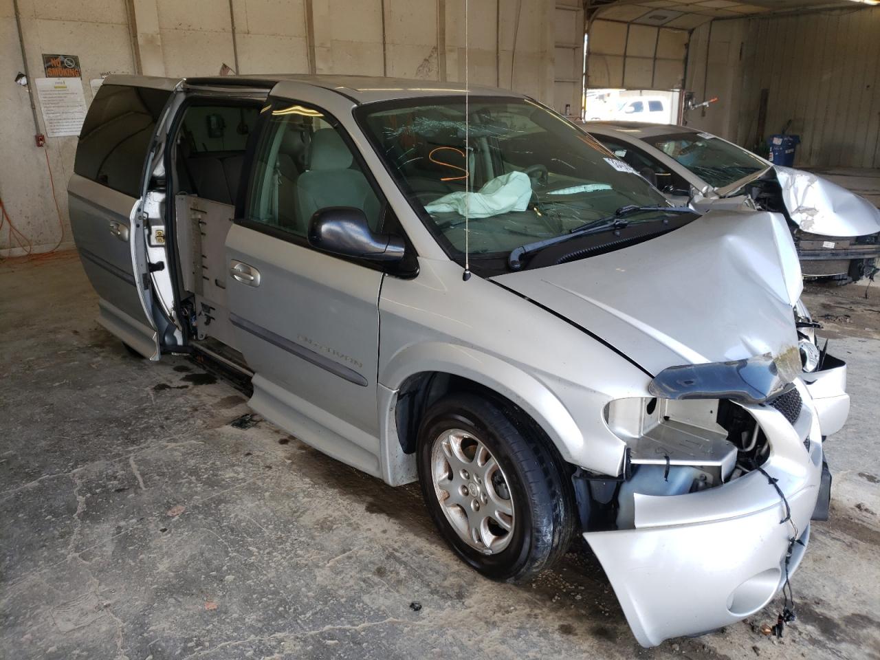 DODGE GRAND CARA 2003 с VIN 2D4GP44L93R359396 - Фото с аукциона