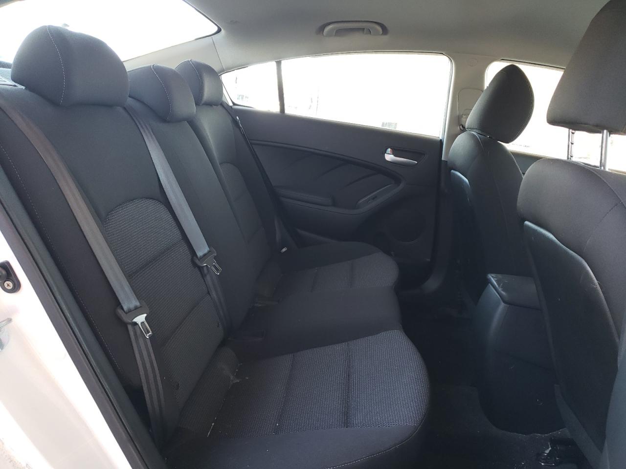 Photo 6 from auction – 2017 KIA FORTE LX with VIN 3KPFK4A7XHE066310