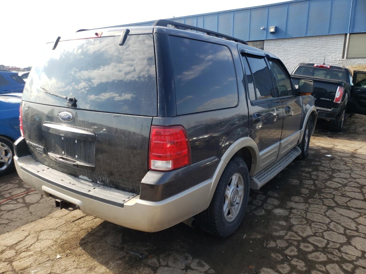 Photo 4 from auction – 2006 FORD EXPEDITION with VIN 1FMFU18596LA22019