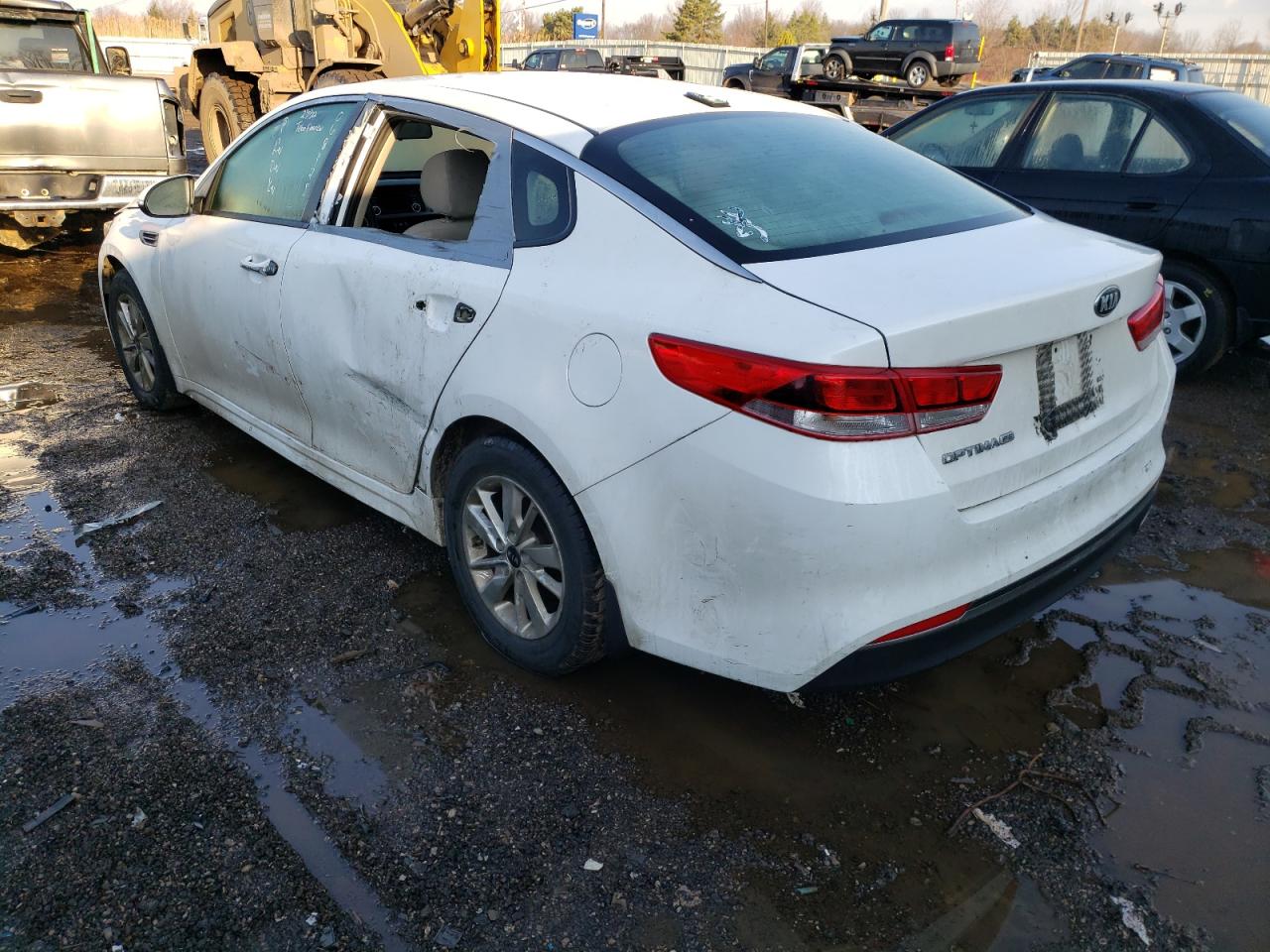 Photo 3 from auction – 2016 KIA OPTIMA LX with VIN 5XXGT4L38GG068428