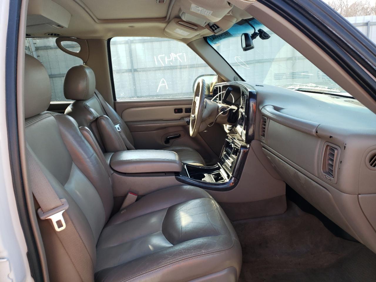 Photo 5 from auction – 2005 GMC YUKON DENA with VIN 1GKEK63U35J206808