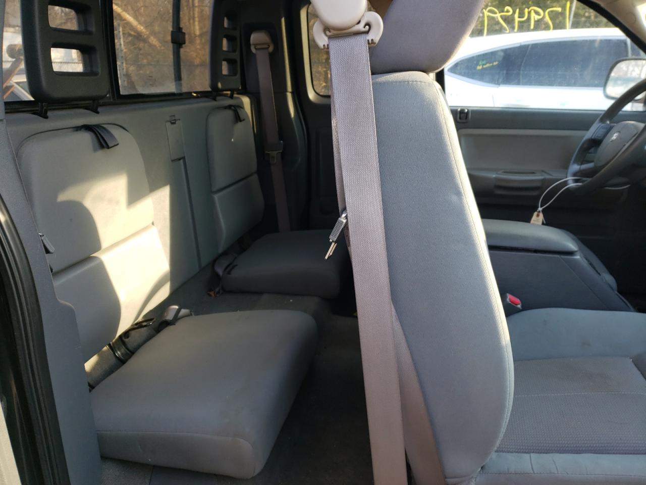 Photo 6 from auction – 2005 DODGE DAKOTA SLT with VIN 1D7HW42N35S252280