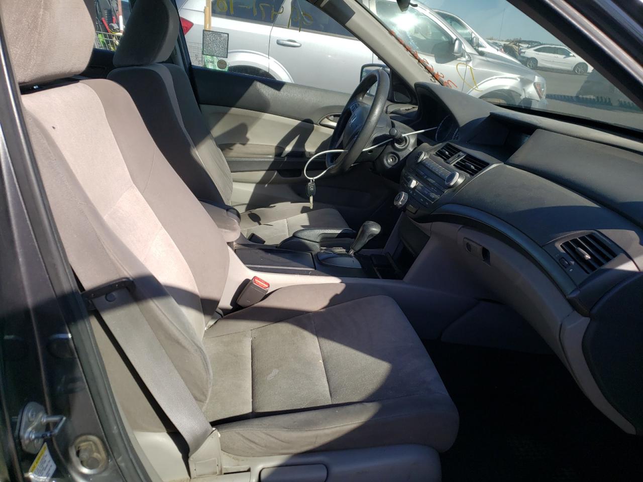 Photo 5 from auction – 2010 HONDA ACCORD LX with VIN 1HGCP2F38AA063799