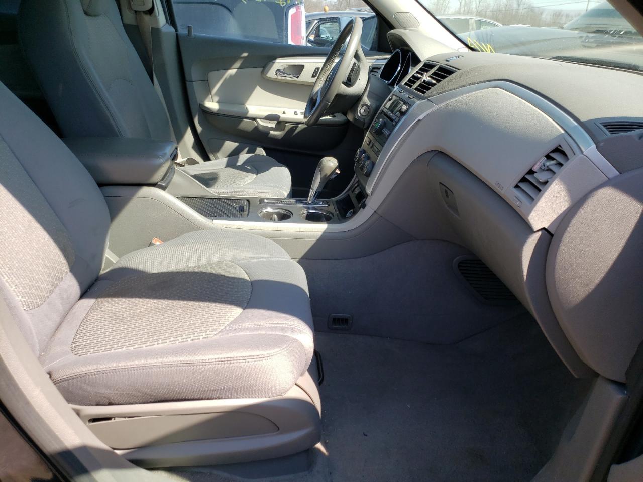 Photo 5 from auction – 2011 CHEVROLET TRAVERSE L with VIN 1GNKRGED8BJ129322