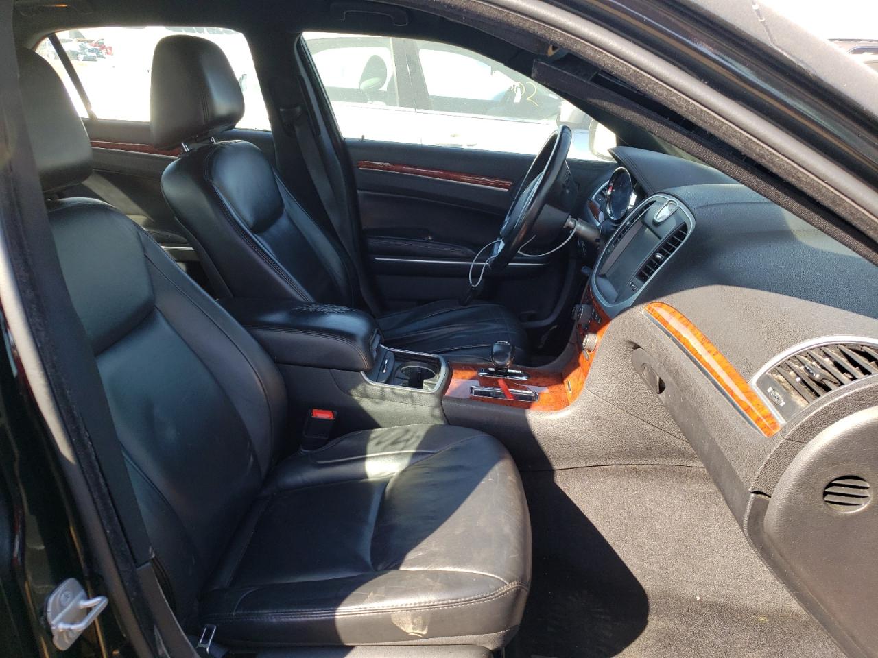Photo 5 from auction – 2014 CHRYSLER 300 with VIN 2C3CCAAG0EH169707