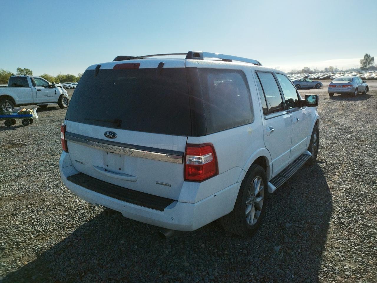 Photo 4 from auction – 2016 FORD EXPEDITION with VIN 1FMJU2AT2GEF28290